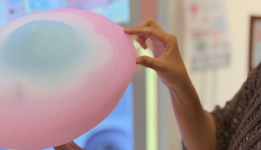 ボタンひとつでふわふわ！イオンモール木更津に全自動わたあめ自販機「CANDY SPIN」登場